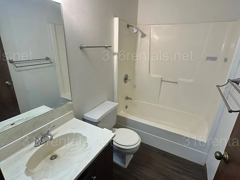 369 E Marion Ct #4 — Photo 7
