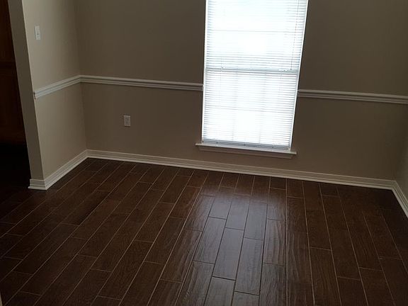 3rd image of 746 Penwood Dr