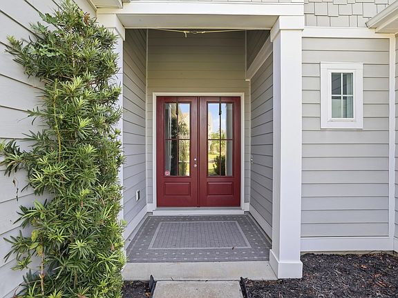 5th image of 242 Hyacinth Loop #Lakeshore