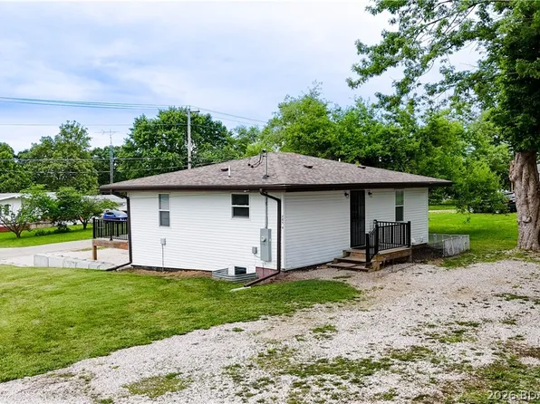 205 E 15th St, Eldon, MO 65026