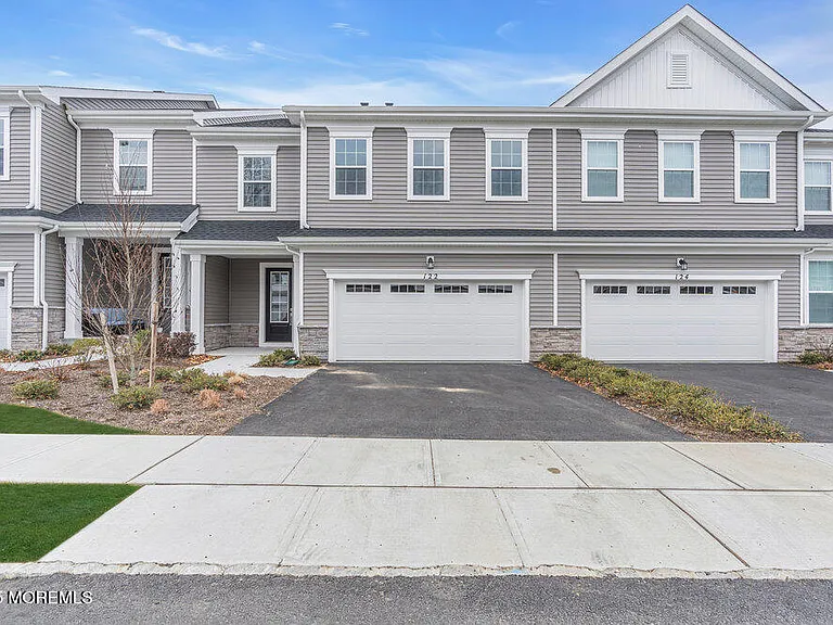122 Woolley Ct — Photo 1