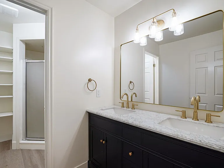 1275 Cambridge Ct — Photo 23