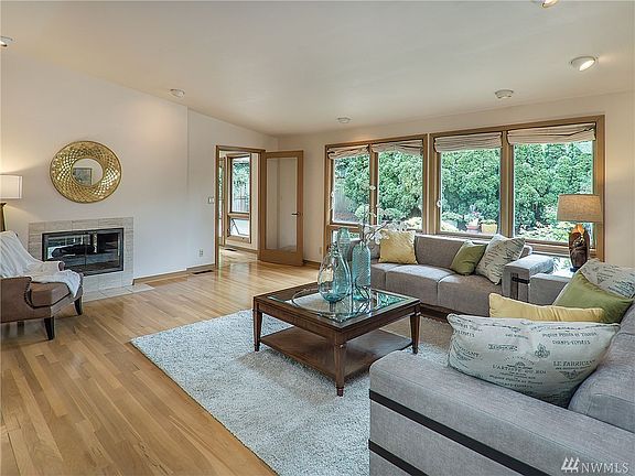 4th image of 13243 SE Newport Way