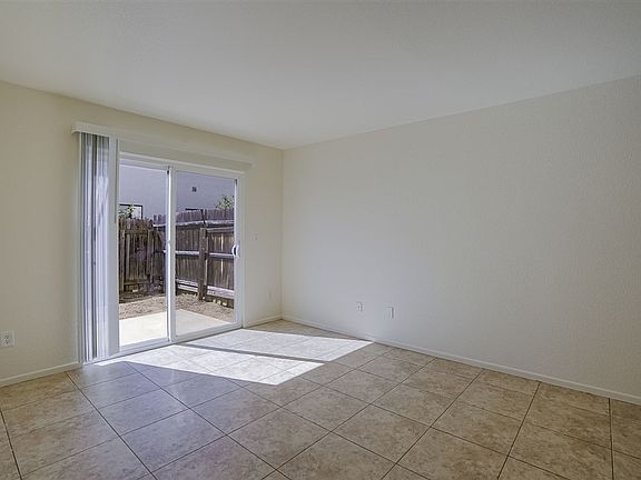 4th image of 4825 N Robert Rd APT B