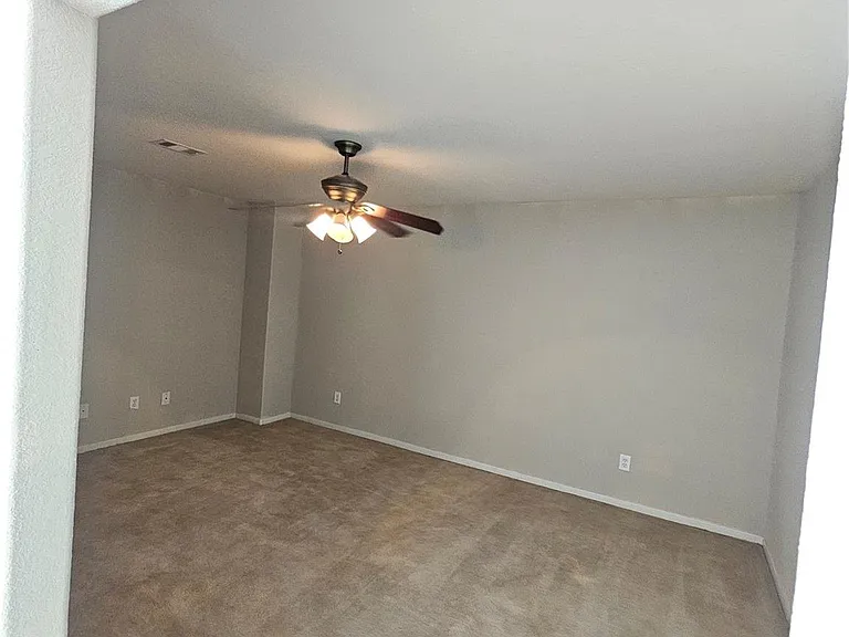 11015 Walkup Way — Photo 16