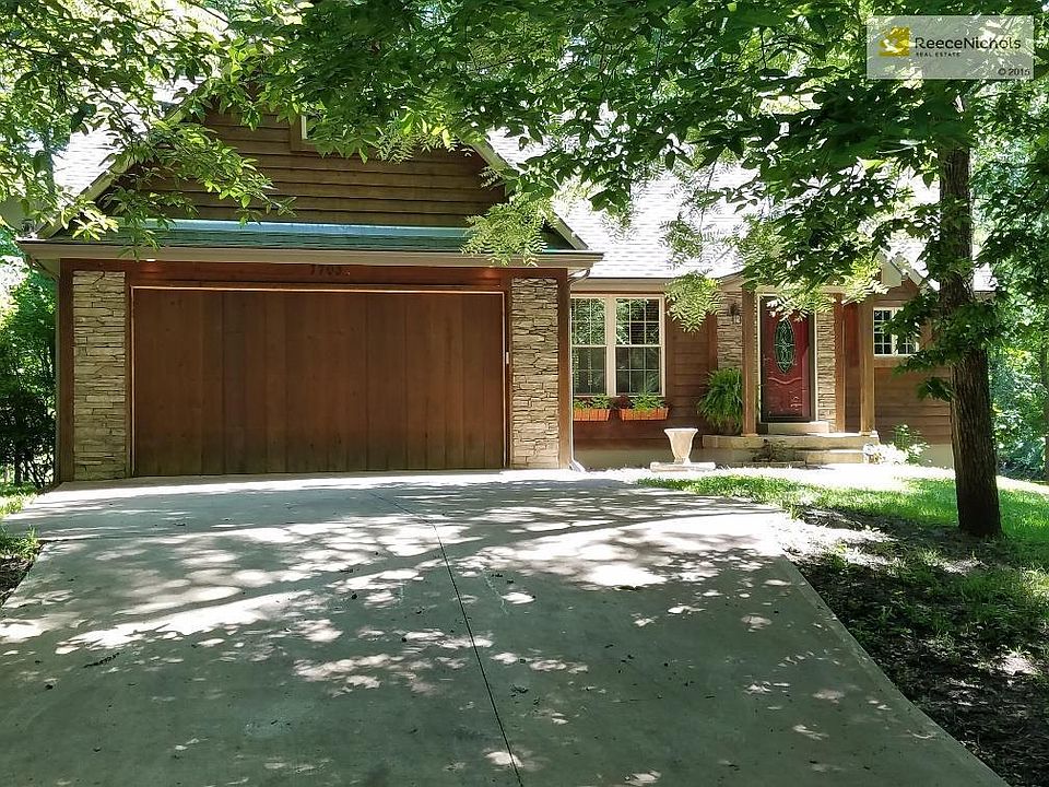 Is it a cabin in the woods?  Is it a Colorado home dropped in Missouri?  You be the judge!