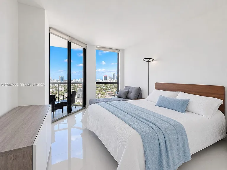 3640 Yacht Club Dr #1903 — Photo 21