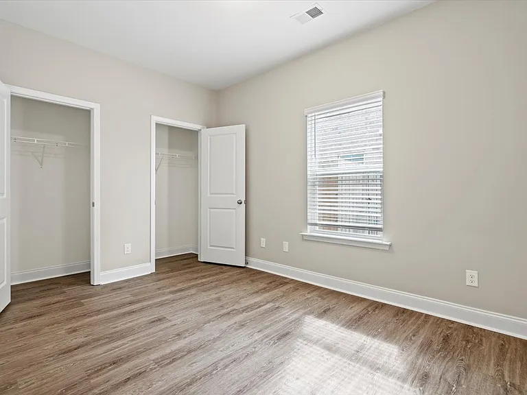 1466 Summergate Dr — Photo 10