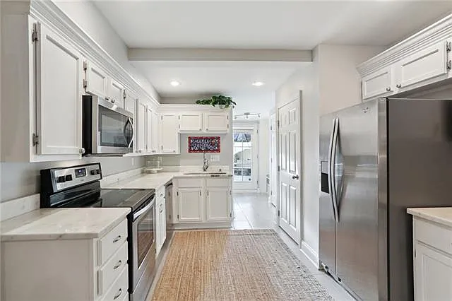 729 Lyons St #A — Photo 7