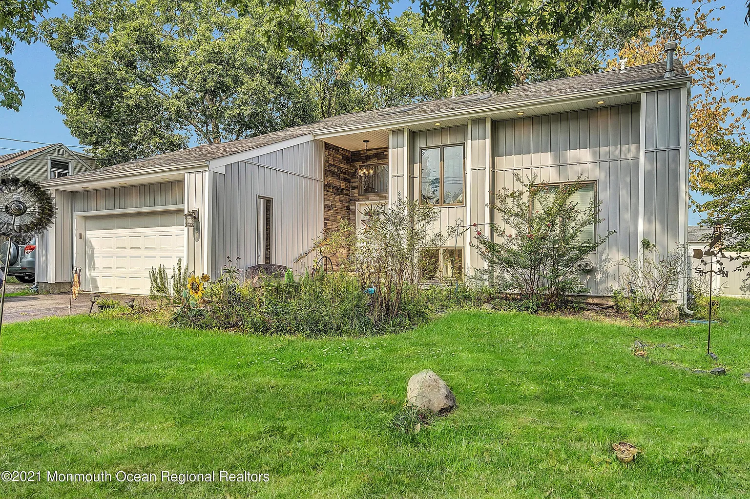 828 Chelsea St photo 1