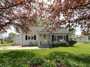 104 NW Madison St, Hopedale, IL