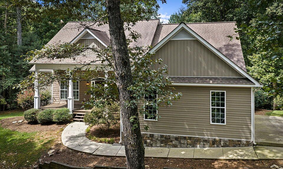 1st image of 493 Blackberry Mountain Rd