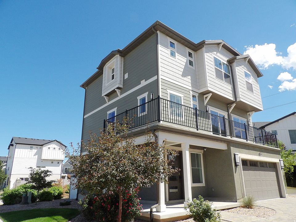 1st image of 109 E Brushy Canyon St
