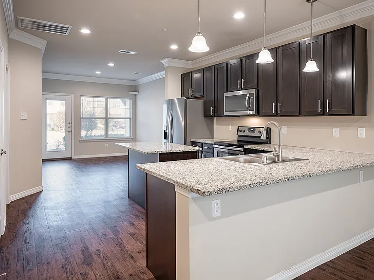 2721 Vine Ct — Photo 6