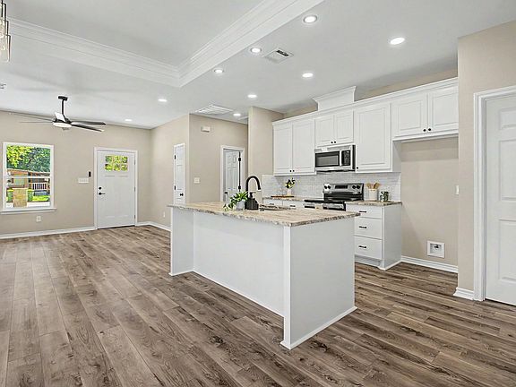 5th image of 509 Milam St