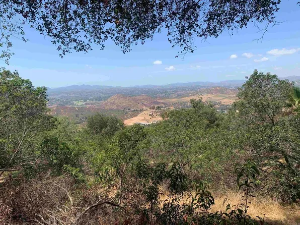 19519 Camino Del Aguila, Escondido, CA 92025