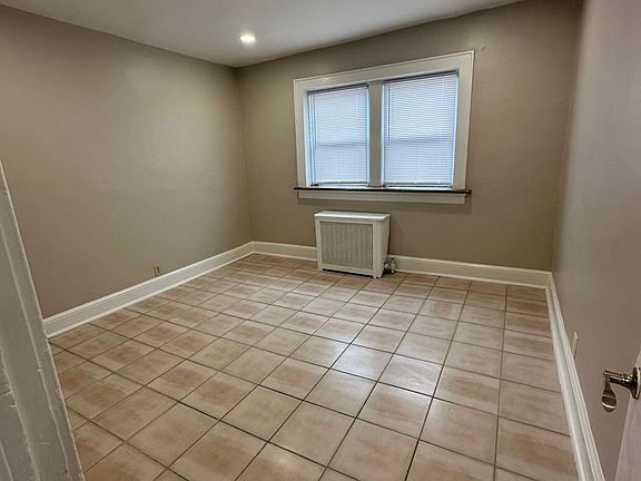 2nd image of 205 Palisade Ave APT 3