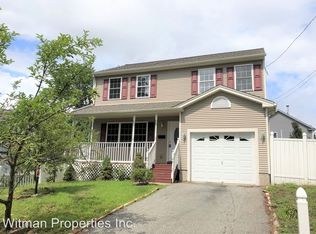 54 Agnes St, Springfield, MA 01118