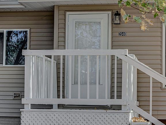 4th image of 2040 NW 49th St
