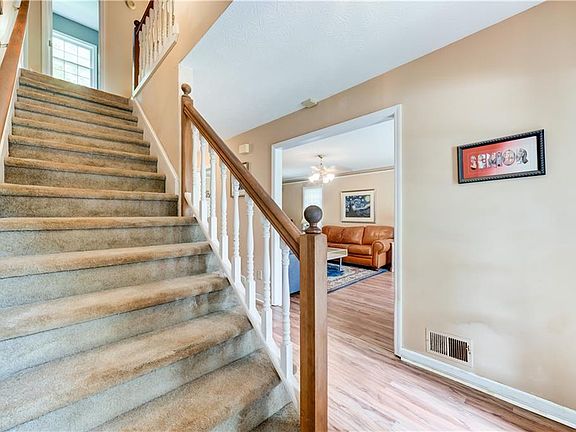 3rd image of 129 Radford Cir SW