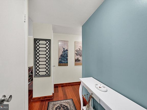 2nd image of 7 Hamill Rd #7F