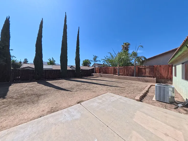 24052 Royale St — Photo 24