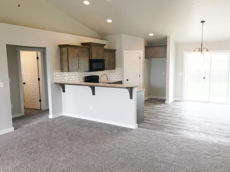 4816 Ann Marie Ave — Photo 2