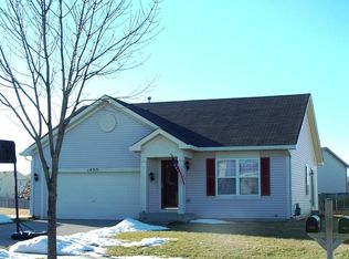 1425 Crowfoot Ln, Minooka, IL 60447