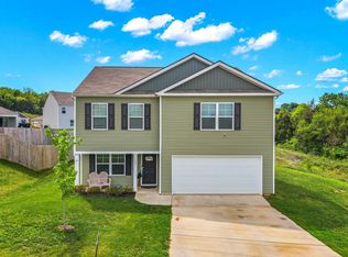 1065 Greenway Dr, Morristown, TN 37813