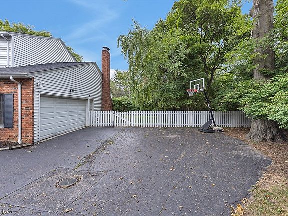 3rd image of 5045 Clubside Rd