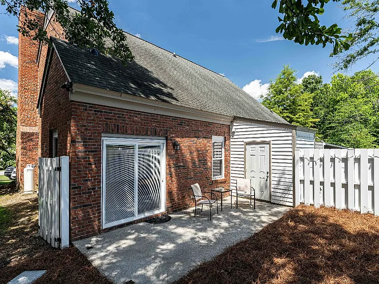 1135 Hulon Ln — Photo 23