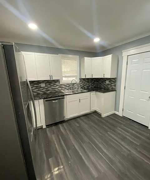 220 Bassett St #1 — Photo 7