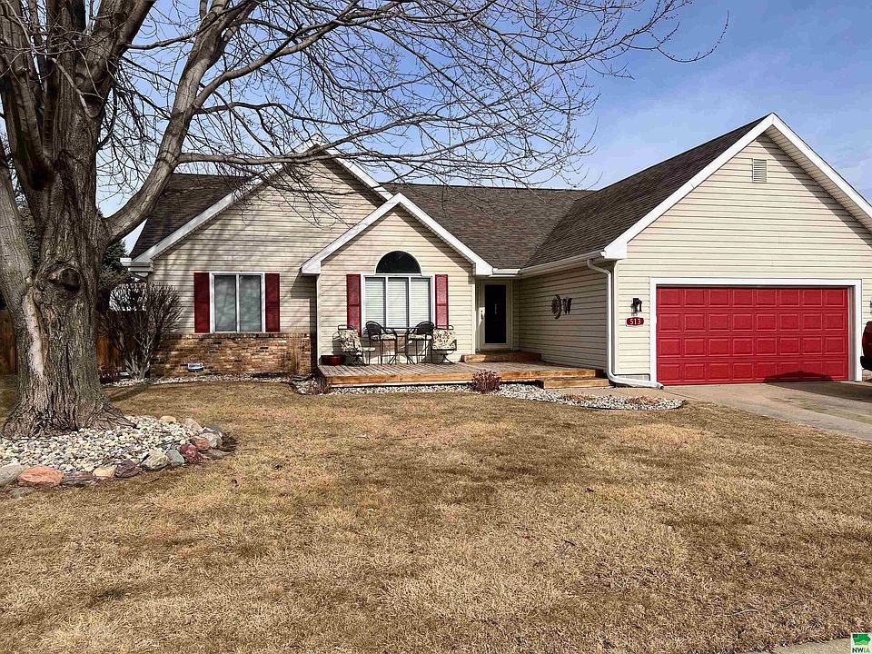1st image of 513 S Ridge Dr