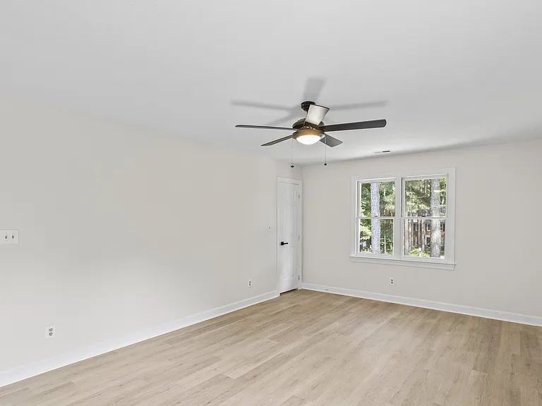 623 Elmwood Ct — Photo 25