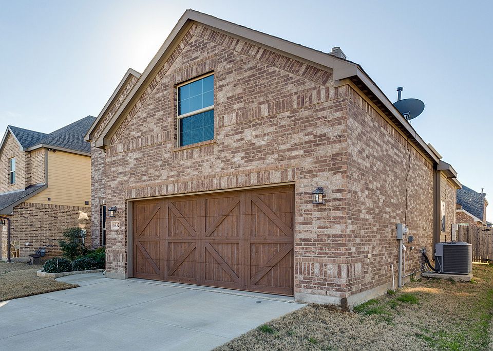 1st image of 2212 Hodges Pl