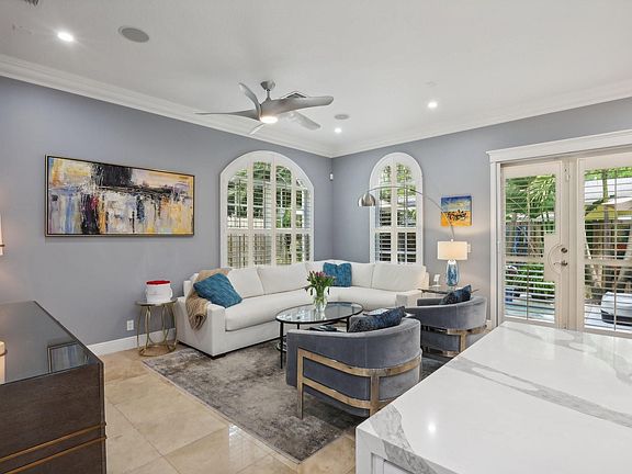 3rd image of 2634 NE 9th Avenue #5