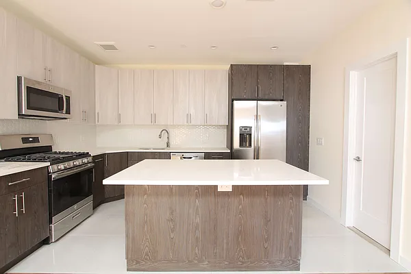 Rented by Compass | media 7