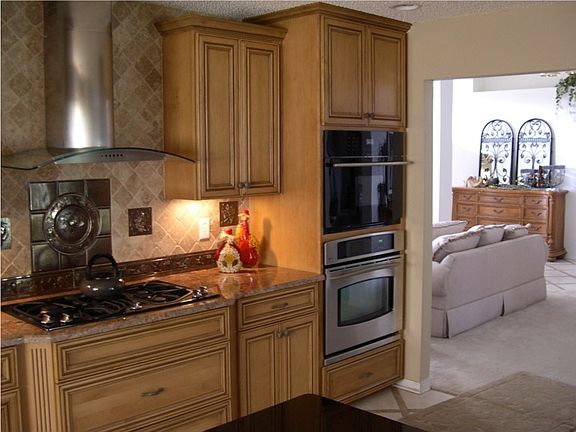 4th image of 1499 Summit Oaks Dr E