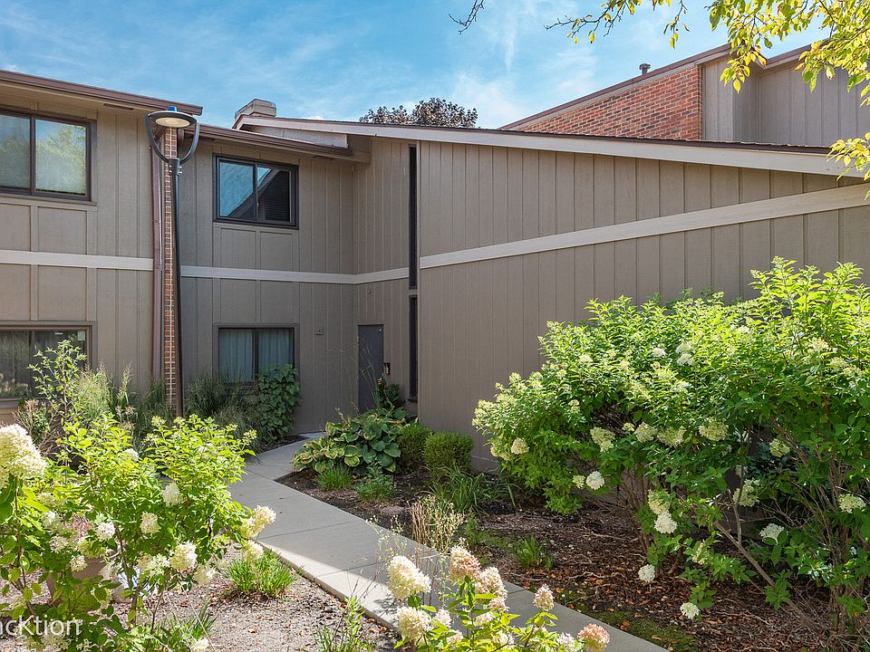 1st image of 2S409 Emerald Green Dr Unit D