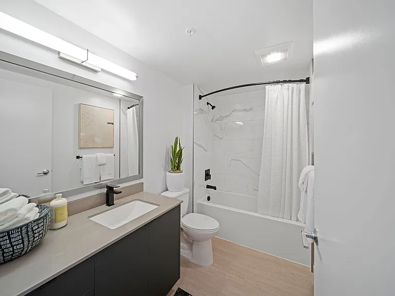 702 Spring St — Photo 16