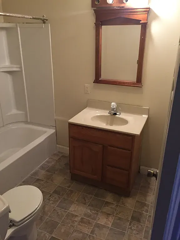 4 bed, 1500 sqft, $1,682 — Photo 2