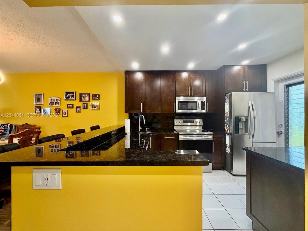 3200 N Palm Aire Dr APT 710, photo 8