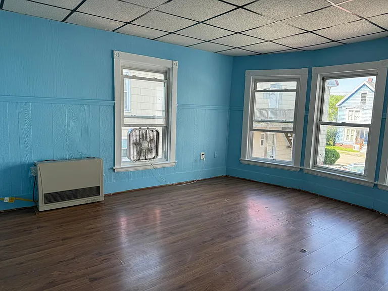 28 Seavey St #4 — Photo 12