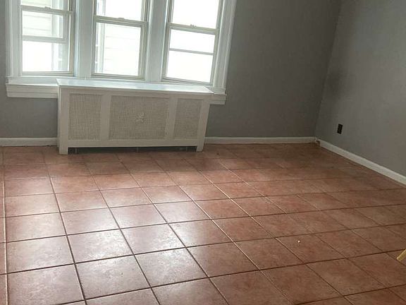 3rd image of 22 E 34th St #2