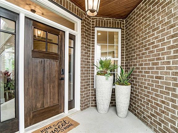 4th image of 739 Doral Ct