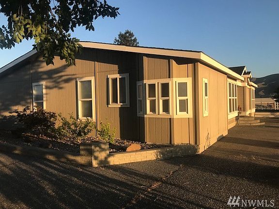 2nd image of 601 Roslyn Ct SW #77