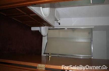 5th image of 418 E 18th St