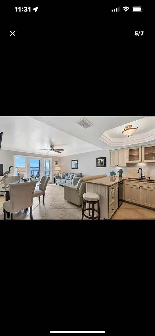 1/1 Fully Furnished Waterfront Condo — Photo 4