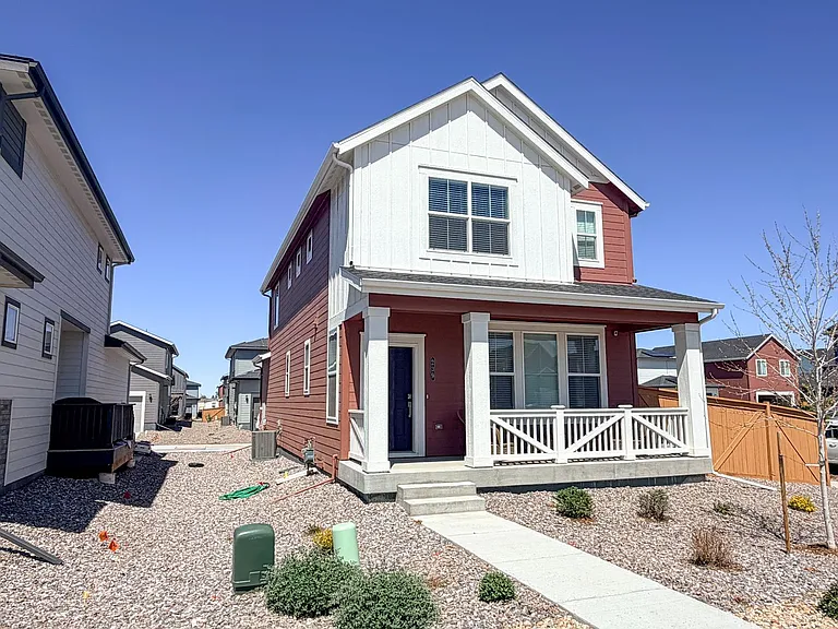 239 Adams St — Photo 3