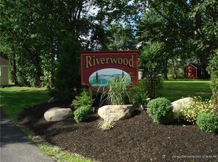34 Riverwood Dr, Rockland, ME 04841